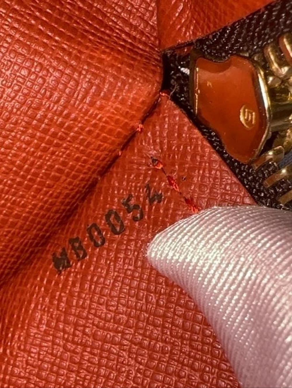 LOUIS VUITTON PAPILLON 30 IN DAMIER EBENE - RARE EUC CONDITION - Picture 9 of 9